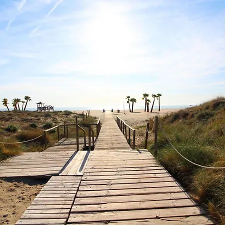 Global Properties, Con Terraza Y Piscina A Un Paso De La Playa